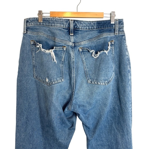 Abercrombie & Fitch Curve Love High Rise Mom Jean Distressed  Cropped Size 14 - Picture 6 of 7